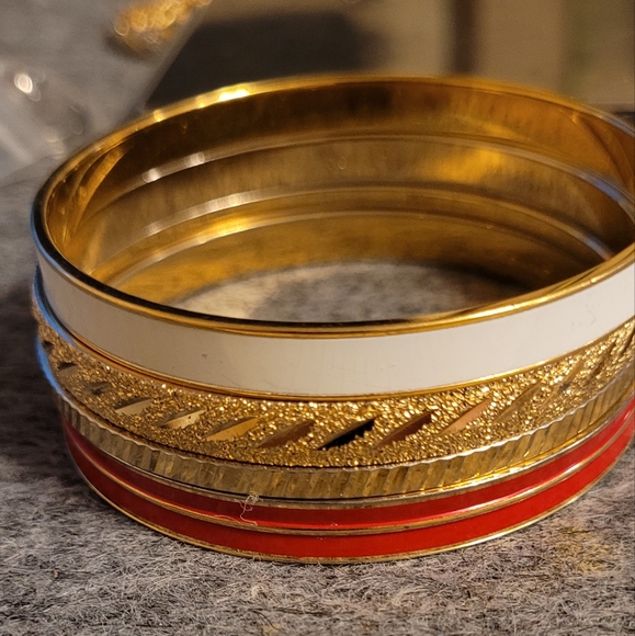 VINTAGE MONET BANGEL BRACELET - Picture 7 of 11